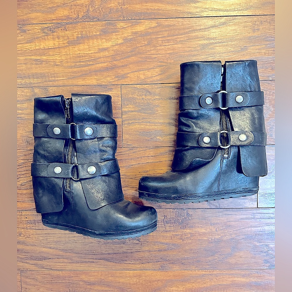 Vera Wang Lavender Black Leather Wedge Moto/Edgy Boots